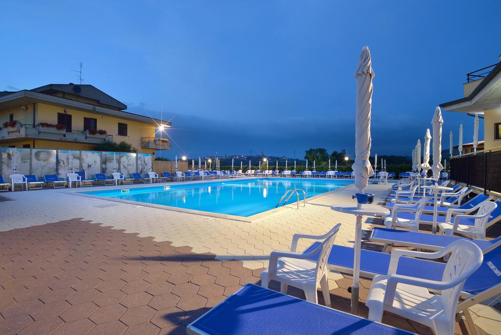 Hotel Ristorante Dante Torgiano Dış mekan fotoğraf