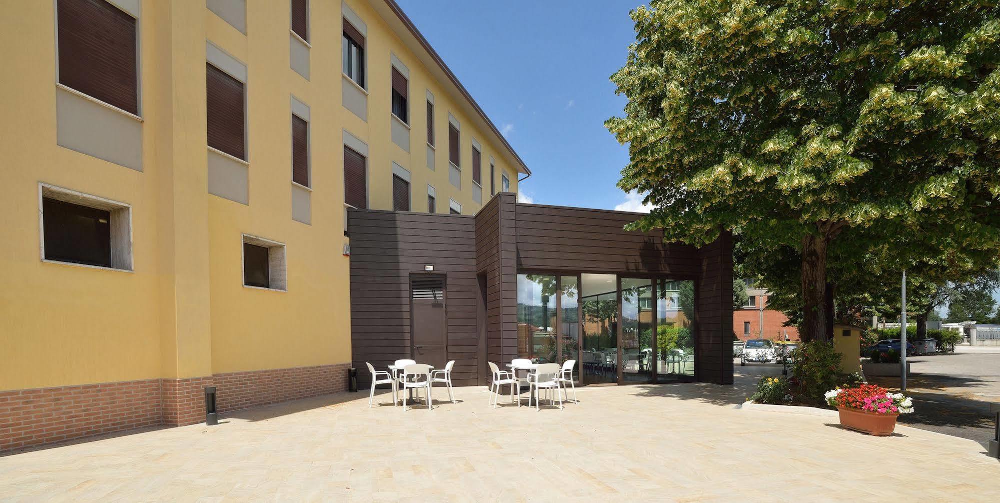 Hotel Ristorante Dante Torgiano Dış mekan fotoğraf