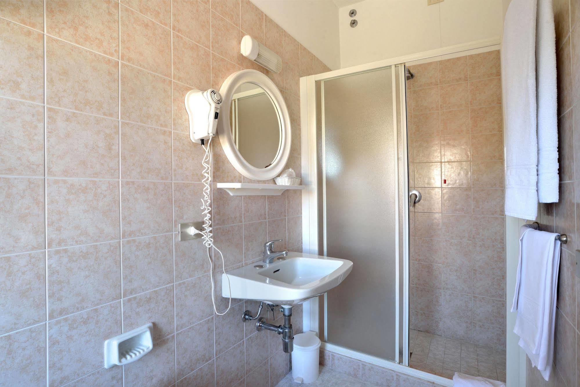 Hotel Ristorante Dante Torgiano Dış mekan fotoğraf