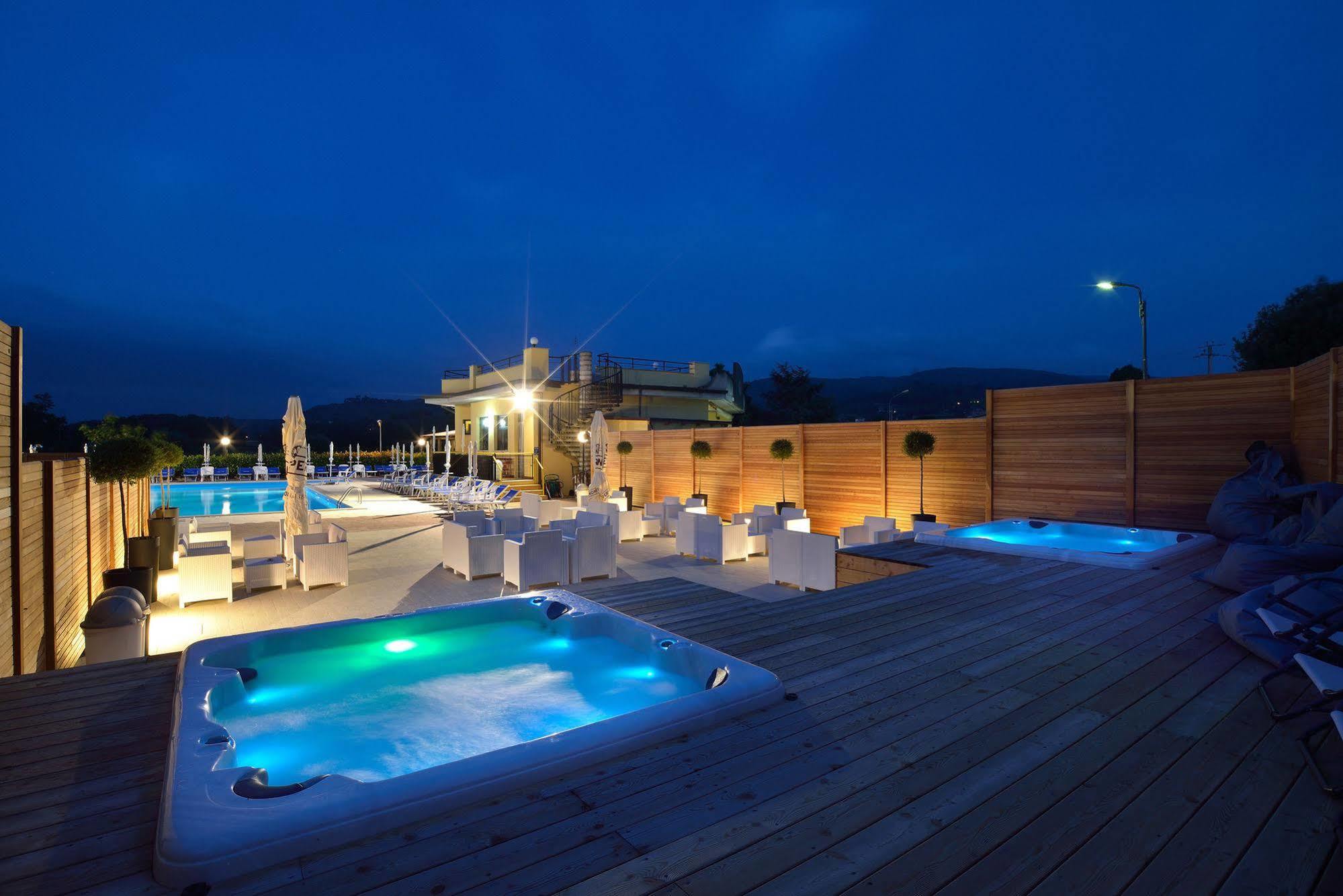 Hotel Ristorante Dante Torgiano Dış mekan fotoğraf