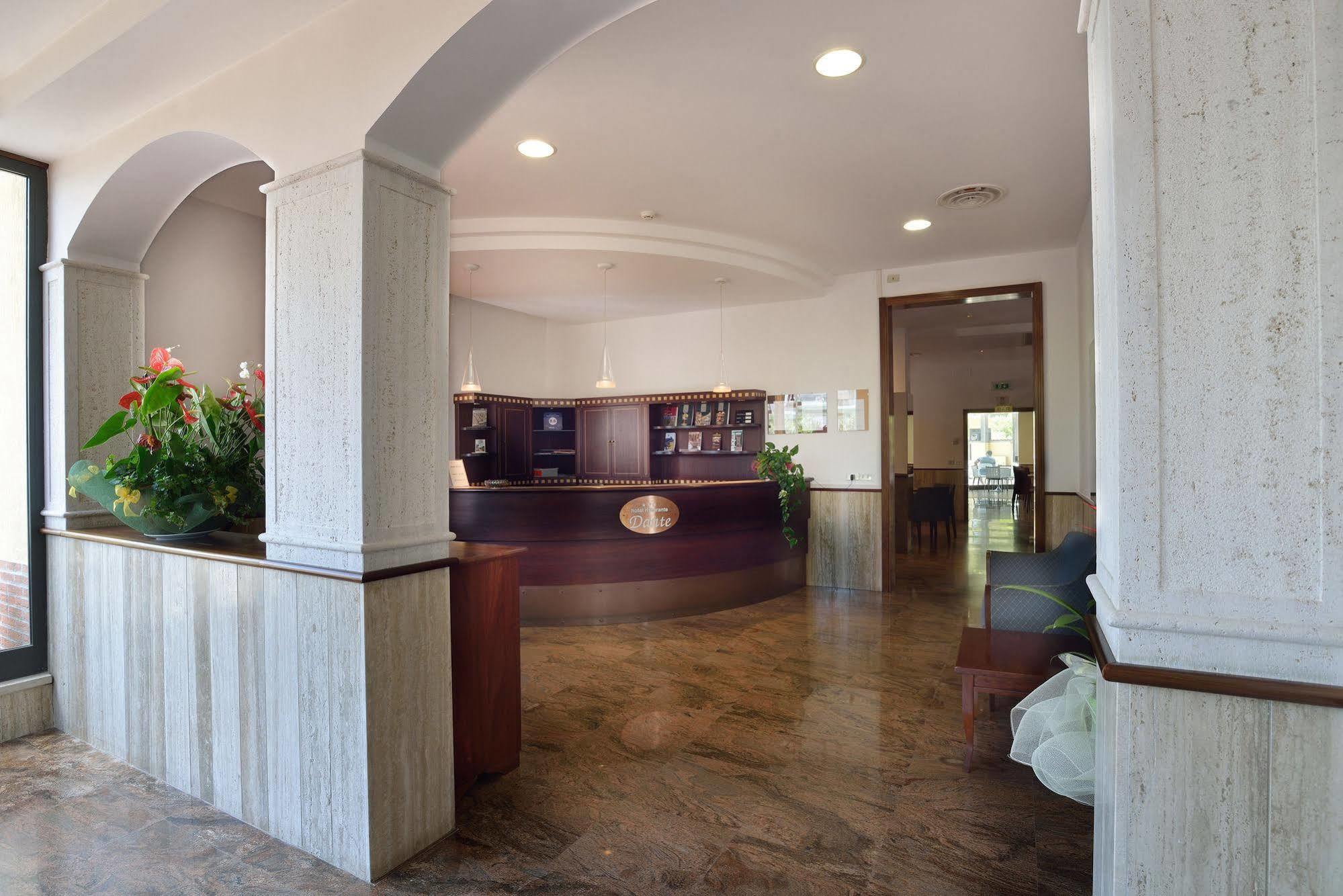 Hotel Ristorante Dante Torgiano Dış mekan fotoğraf