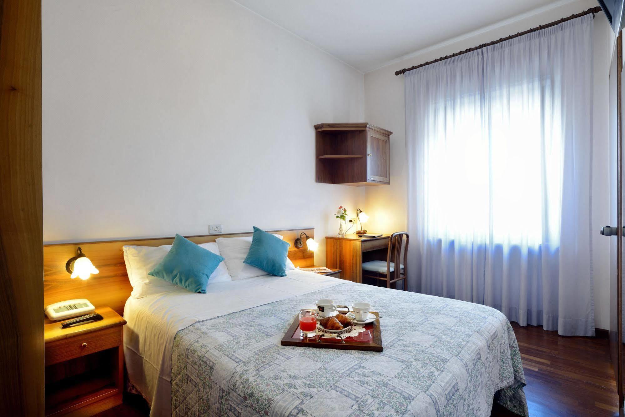 Hotel Ristorante Dante Torgiano Dış mekan fotoğraf