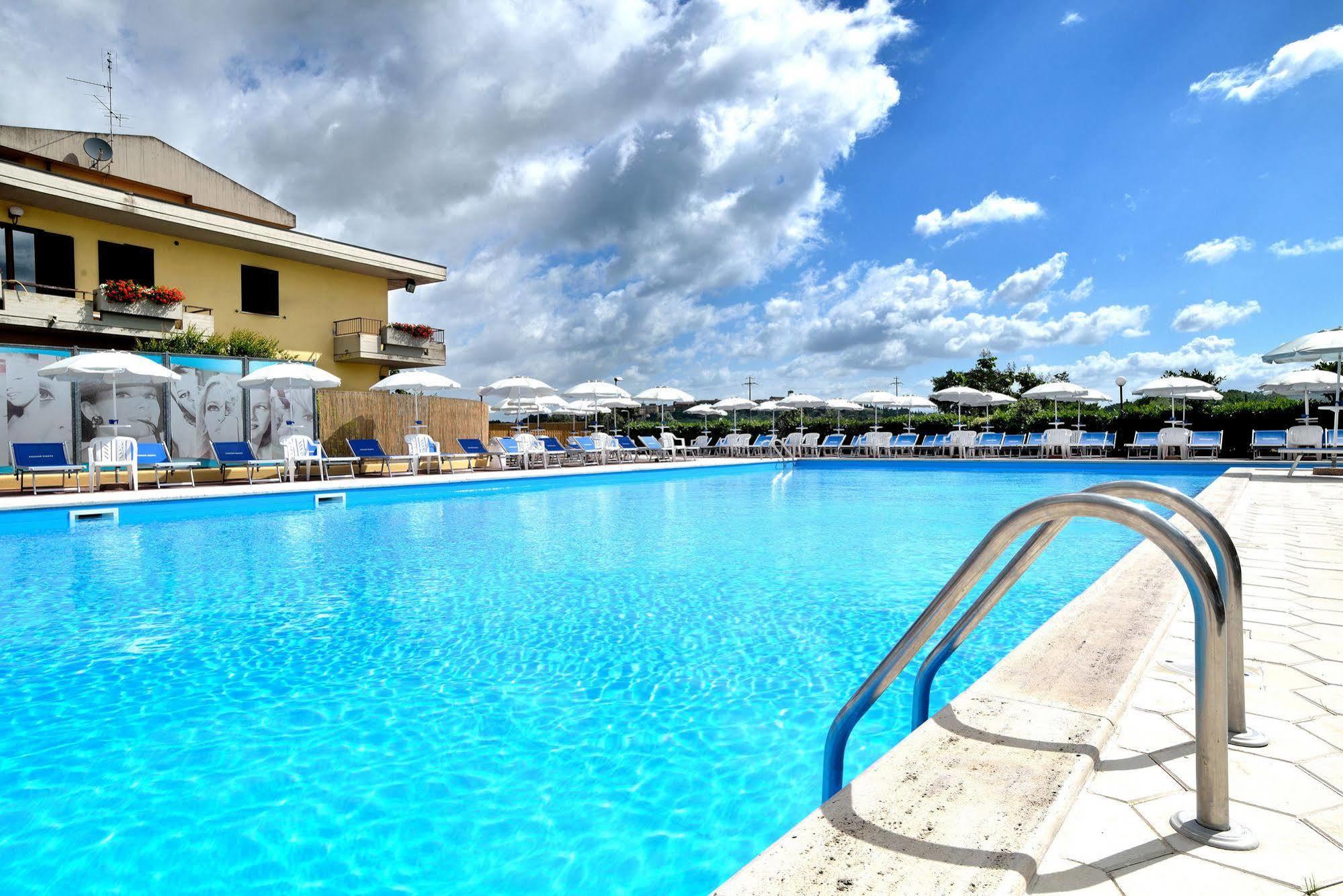 Hotel Ristorante Dante Torgiano Dış mekan fotoğraf